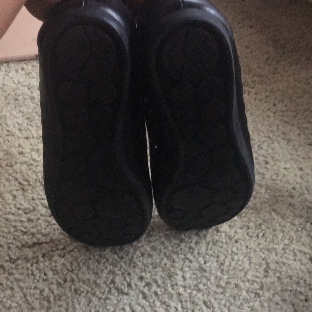 Comfortable Black Flats! - Picture 4 of 4